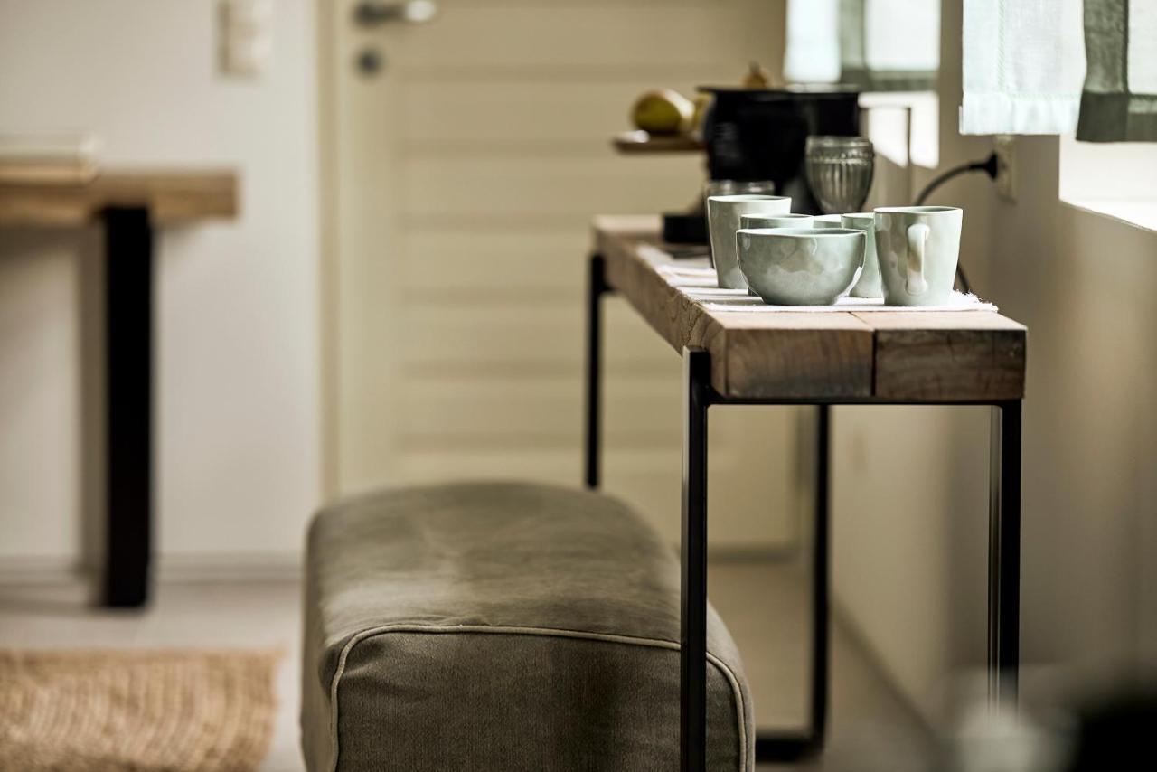 Niove Suites Milos Plaka  Bagian luar foto
